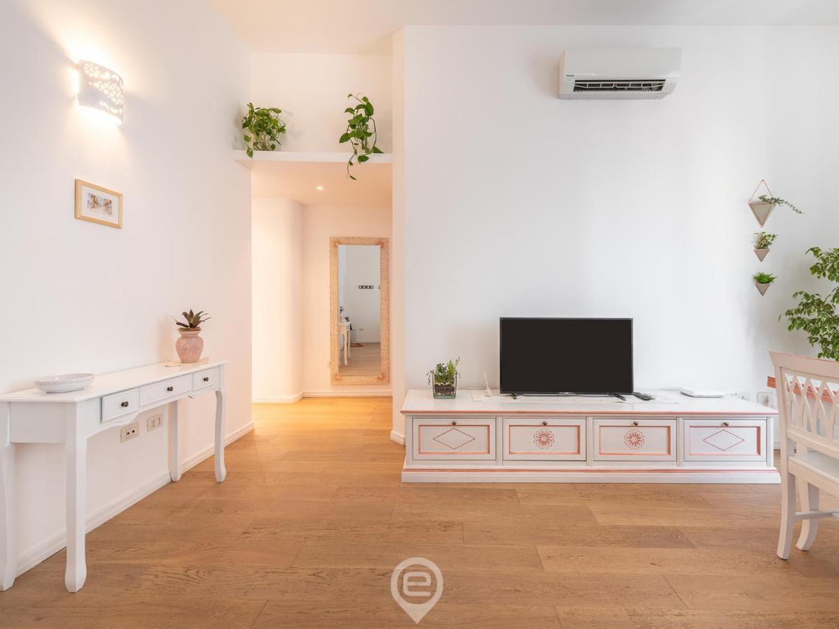 La Finestra Sul Corso Apartment Cagliari Ngoại thất bức ảnh